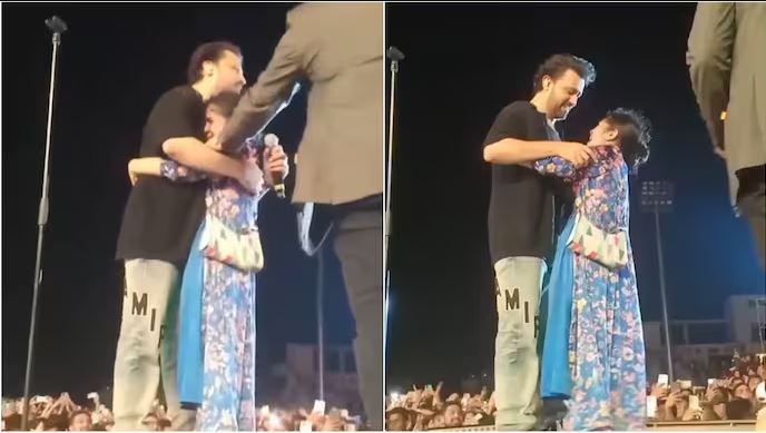 VIDEO: Atif Aslam की फैन अचानक स्टेज पर चढ़ स्टार से लिपट कर लगी फूट फूट कर रोने