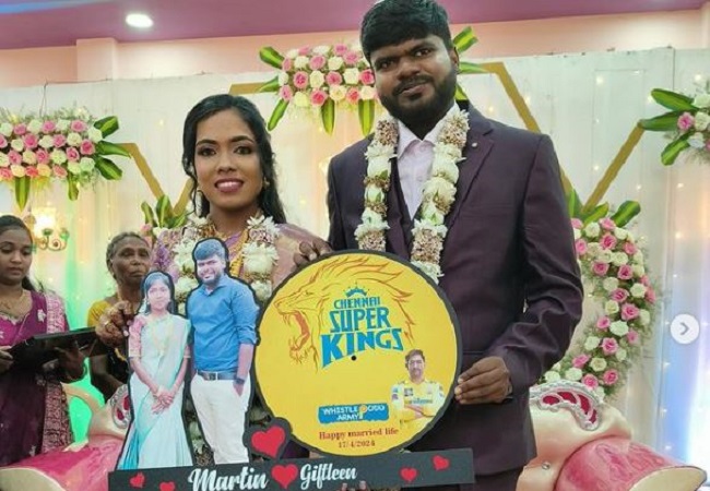 Cricket lover got his wedding card printed like IPL ticket