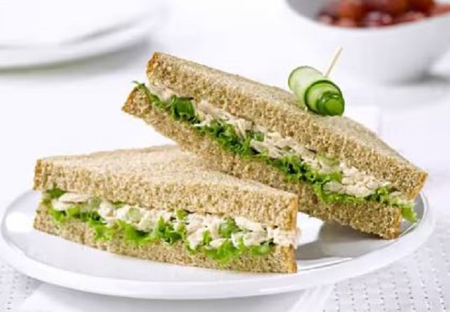 Cucumber Sandwich Recipe: बच्चों को ब्रेकफास्ट में या लंचबॉक्स में दें खीरा सैडविच, येे है बनाने का तरीका