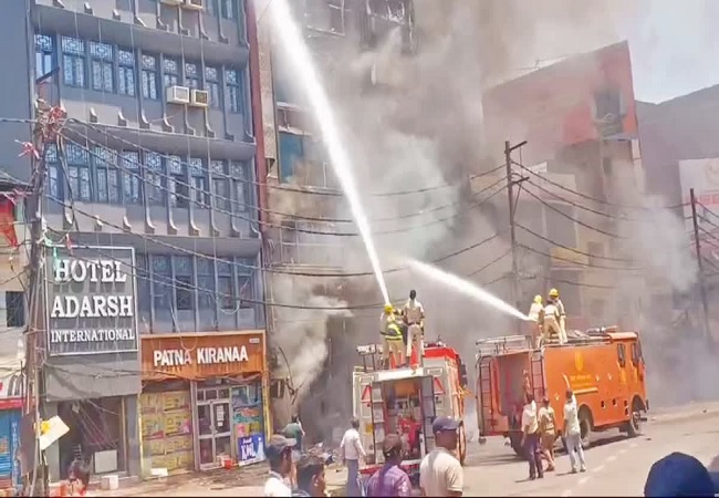 Bihar News : पटना जंक्शन के पास पाल होटल में लगी आग, 6 जिंदा जले, मंजर दहला देगा