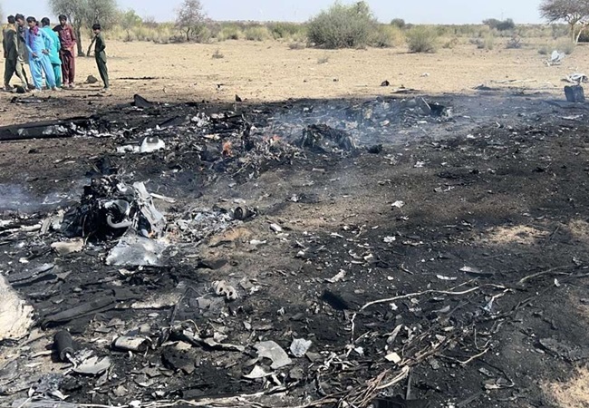 IAF Aircraft Crashes : जैसलमेर में भारतीय वायुसेना का विमान क्रैश, नियमित उड़ान के दौरान हुआ हादसा