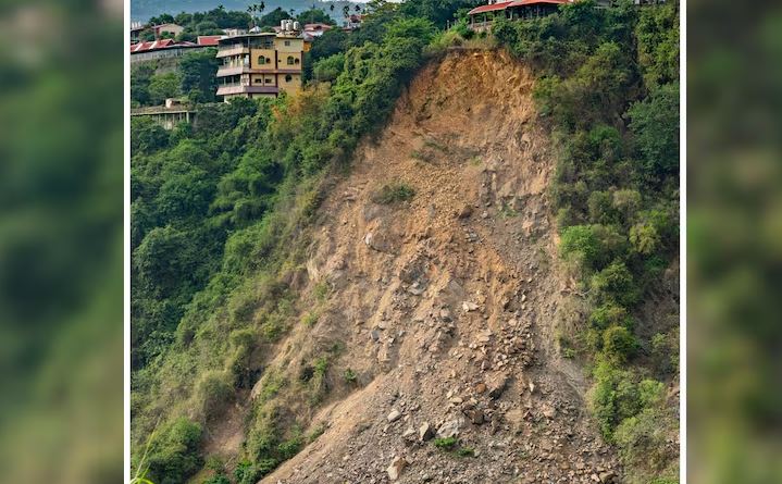 Indonesia Sulawesi Island Landslide : इंडोनेशिया के सुलावेसी द्वीप पर हुआ भूस्खलन , अब तक 18 लोगों की मौत