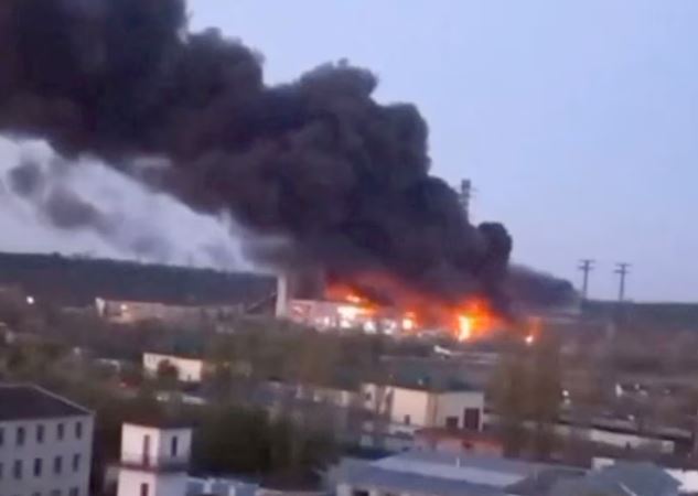 Ukraine war : रूस के हमले में कीव का ऊर्जा संयंत्र तबाह ,कई इमारतों को भी नुकसान पहुंचा
