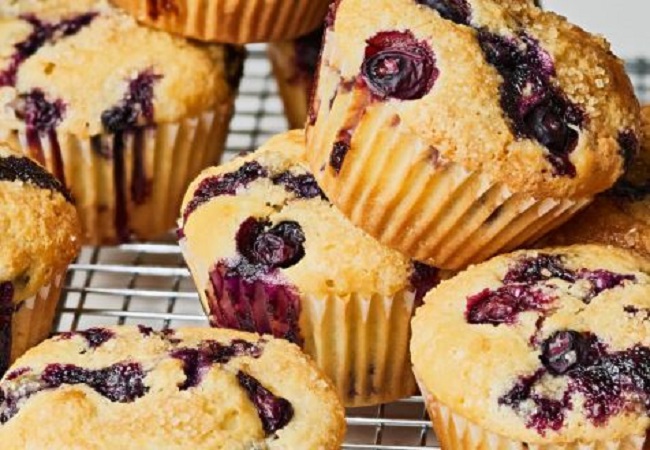 Make Blueberry Muffins at home