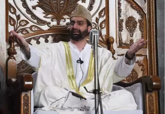 Jammu Kashmir : घाटी में ऐतिहासिक जामिया मस्जिद पर लगा ताला, मीरवाइज उमर फारूक नजरबंद