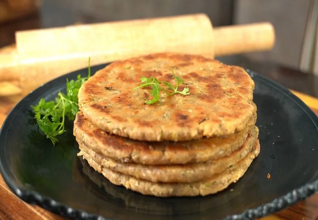 Sindhi Koki Roti Recipe: सुबह की चाय के साथ ट्राई करें ये आटे की बनी टेस्टी सिंधी कोकी रोटी