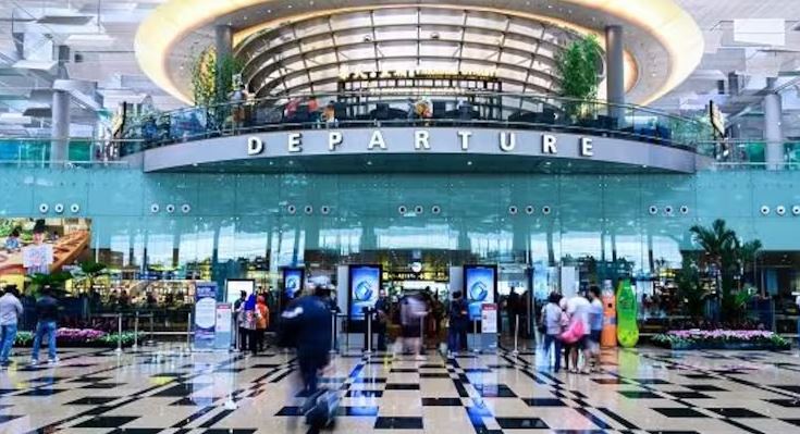 World’s best airports : दुनिया के सर्वश्रेष्ठ हवाईअड्डों की जारी हुई ताज़ा सूची , जानें किस एयरपोर्ट पर आते हैं सबसे ज्यादा यात्री