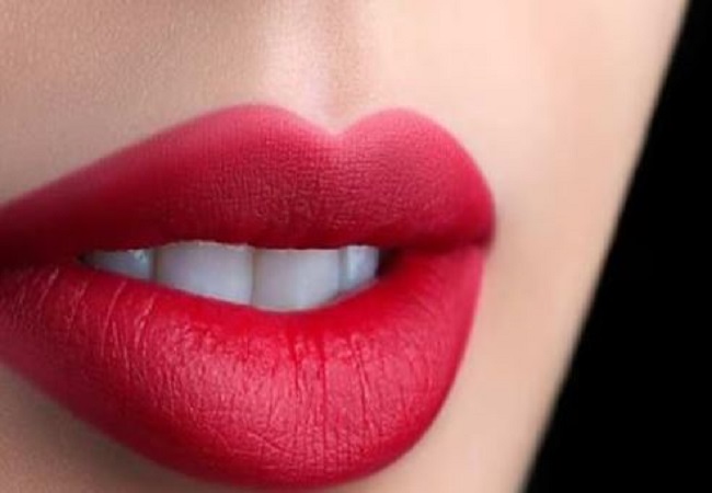Take care of lips: जरुरत से ज्यादा लगाती हैं लिपस्टिक तो इन टिप्स को जरुर करें फॉलो, न तो ड्राई होंगे और न कटेंगे फटेंगे