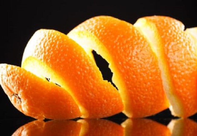benefits of applying orange peel on face