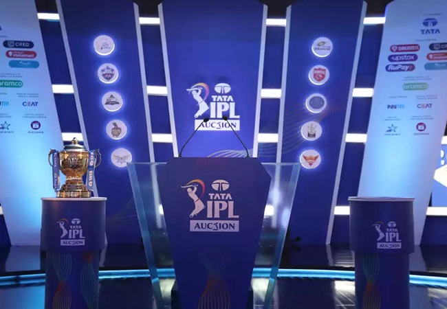 IPL Mega Auction : रिटेन प्लेयर्स की संख्या और पर्स रकम बढ़ाने के पक्ष में टीमें, साल के अंत में मेगा ऑक्शन