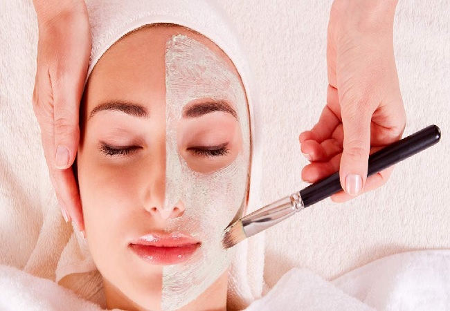 Skin care: घर में ऐसे तैयार करें केमिकल फ्री नेचुरल ब्लीच, चेहरे पर निखार के साथ दूर होंगे दाग धब्बे