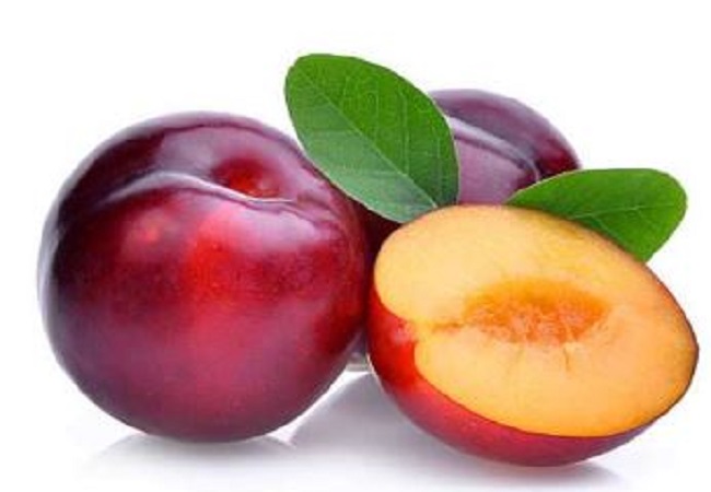 Benefits of eating plums