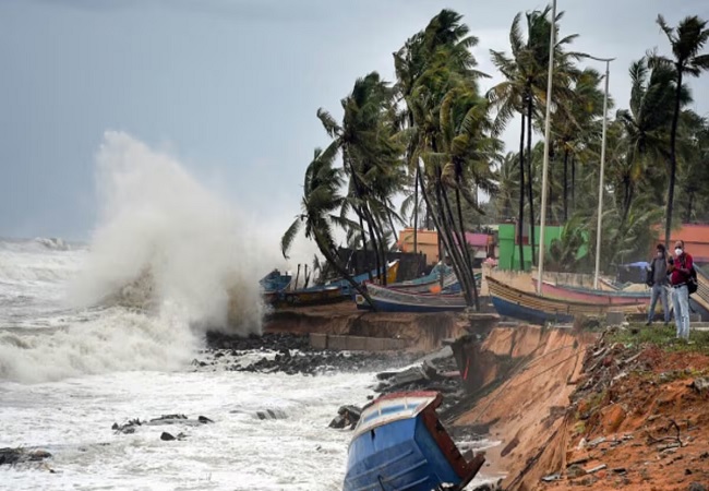 Cyclone Remal Live : चक्रवात ‘रेमल’ इन राज्यों में मचागा तबाही,नेताजी सुभाष चंद्र बोस अंतरराष्ट्रीय हवाई अड्डा शटडाउन, 394 उड़ानें रद्द