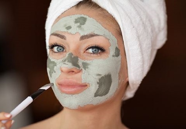 DIY detoxifying face mask