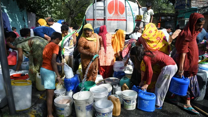 Delhi Water Crisis : दिल्ली में पानी पर पहरा, टंकी से पानी बहा या पाइप से धोई गाड़ी तो भरना पड़ेगा इतना जुर्माना