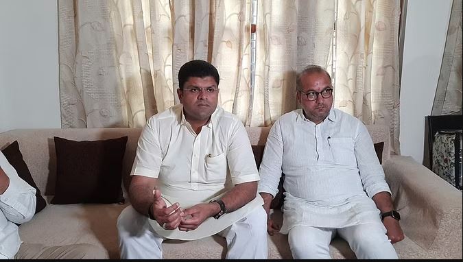 Haryana Politics : दुष्यंत चौटाला का कांग्रेस को बाहर से समर्थन देने का एलान,कहा-राज्यपाल सीएम नायब सिंह सैनी को बहुमत परीक्षण को कहें