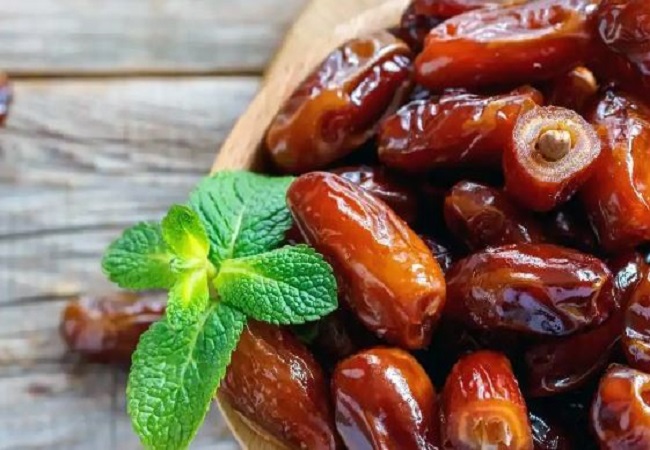 How to eat dates in summer