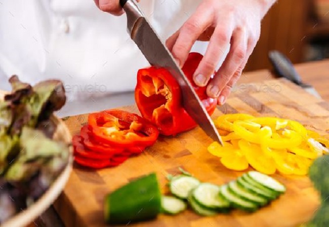 How to store cut vegetables: बची हुई आधी कटी सब्जी को ऐसे करें स्टोर, रहेगी ताजा और सड़ेगी भी नहीं