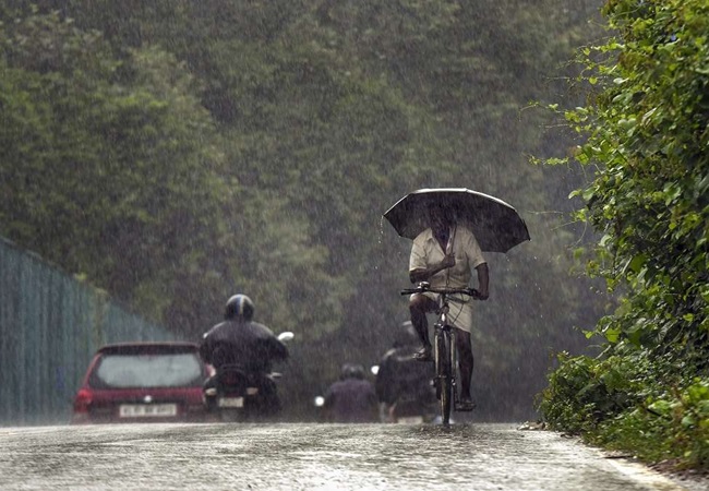 Monsoon is Coming Soon: मॉनसून के आगे बढ़ने के लिए परिस्थितियां अनुकूल; इस दिन भारत में होगी एंट्री