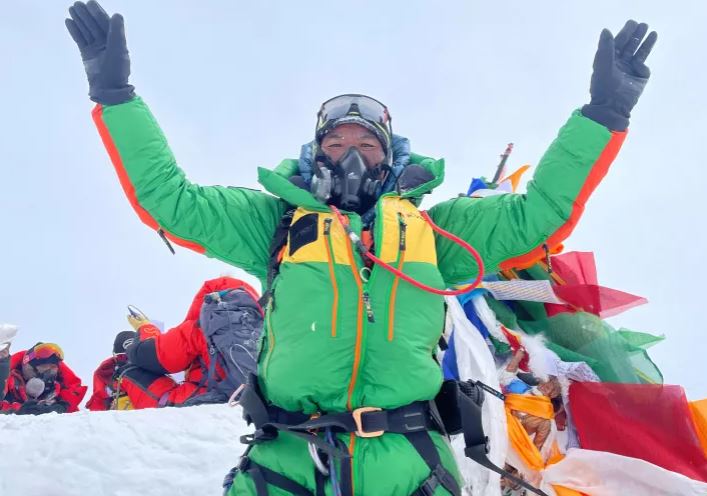 Nepal mountaineer Kami Rita Sherpa : नेपाल के पर्वतारोही कामी रीता शेरपा ने 29वीं बार माउंट एवरेस्ट पर चढ़ाई कर तोड़ा अपना ही रिकॉर्ड