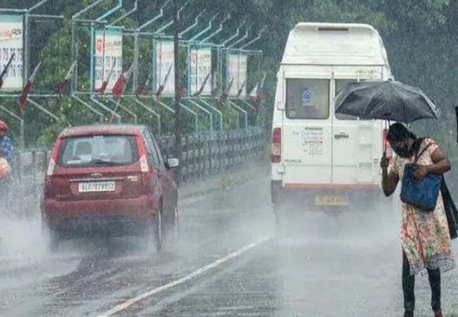 UP Weather Alert : यूपी-बिहार समेत कई राज्यों में चार दिनों तक होगी बारिश, मौसम विभाग ने सुनाई खुशखबरी