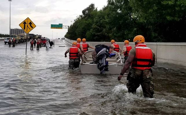 America : अमेरिका के पूर्वी टेक्सास में बाढ़ का कहर जारी , ह्यूस्टन के आसपास इलाकों से 600 लोगों को बचाया