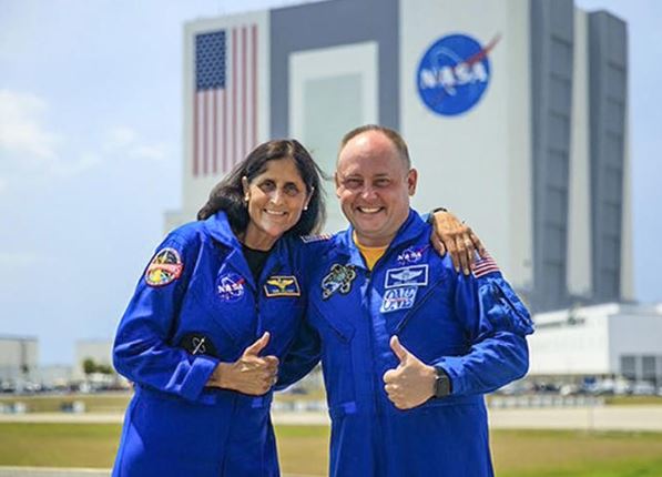 Sunita Williams : अंतरिक्ष यात्री सुनीता विलियम्स स्पेसक्राफ्ट की टेस्ट फ्लाइट उड़ाने वाली पहली महिला बनीं , रच दिया इतिहास