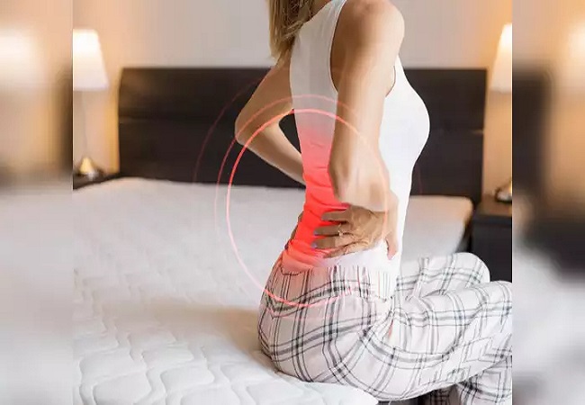 Back Pain Troubled: लगातार पीठ दर्द की वजह कहीं आपका गद्दा तो नहीं