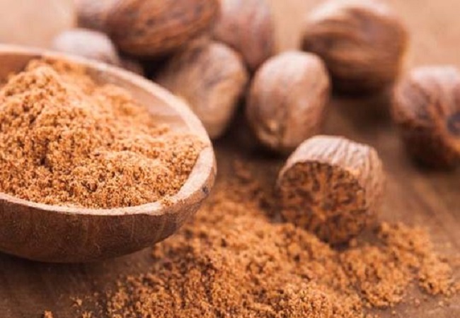 Benefits of eating Nutmeg: बीपी कंट्रोल करने के अलावा पेट की कई समस्याओं से छुटकारा दिलाता है जायफल