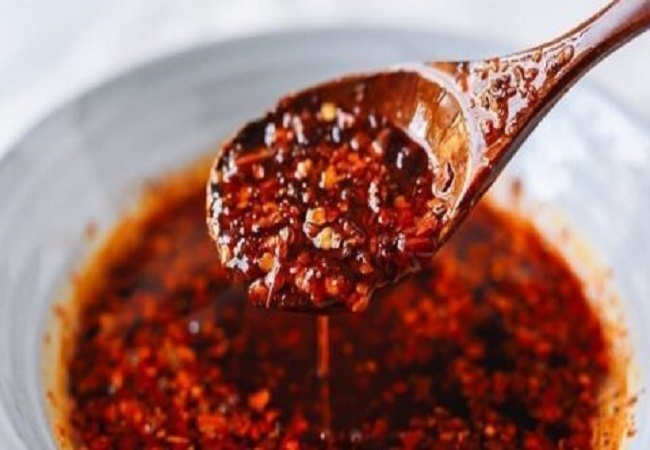 Benefits of chili oil: पाचन और इम्यून सिस्टम को बेहतर करता है चिली ऑयल, ये है बनाने का तरीका