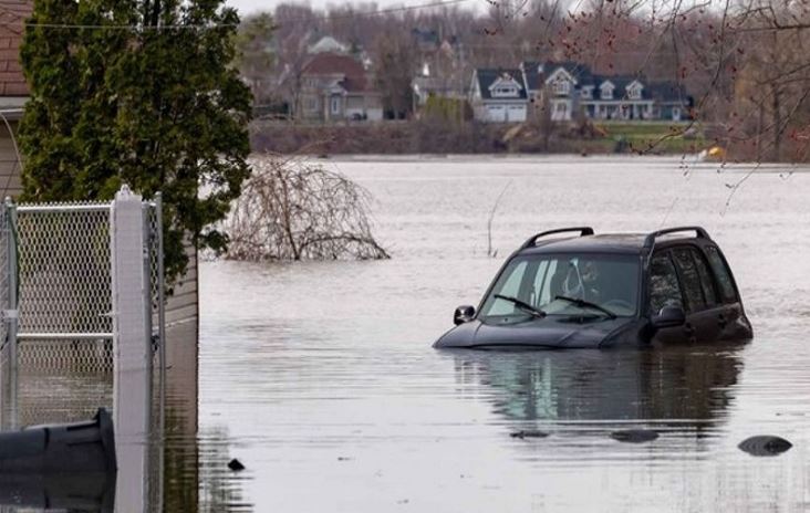 Iowa Floods : आयोवा में बाढ़ से लोग घर छोड़ने को मजबूर, अमेरिका के अधिकतर हिस्से में भीषण गर्मी