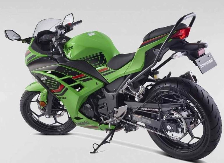 Kawasaki Ninja 300 : लॉन्च हुई मेड इन इंडिया कावासाकी निर्मित निंजा 300 , जानें कीमत