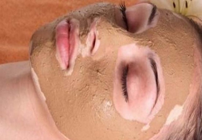 Side effects of multani mitti: डेली चेहरे पर लगाती हैं मुल्तानी मिट्टी को हो सकते हैं ये नुकसान