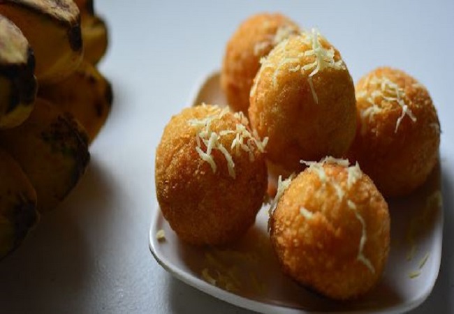 Raw Banana Cheese Balls Recipe: ब्रेकफास्ट में ट्राई करें कच्चे केले के चीज बॉल्स बनाने की रेसिपी