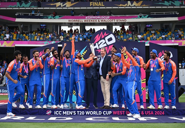 T20 World Cup Prize Money: टी20 वर्ल्ड कप जीतने का बाद भारतीय खिलाड़ी हुए मालामाल, जानिए किसको मिला कितना पैसा