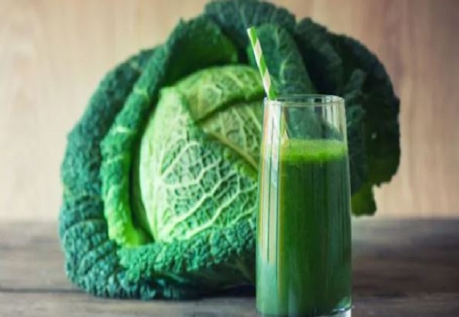 Cabbage juice: पत्तागोभी का जूस पीने से कम होता है वजन, पाचन बेहतर करता है और कब्ज से छुटकारा दिलाता है