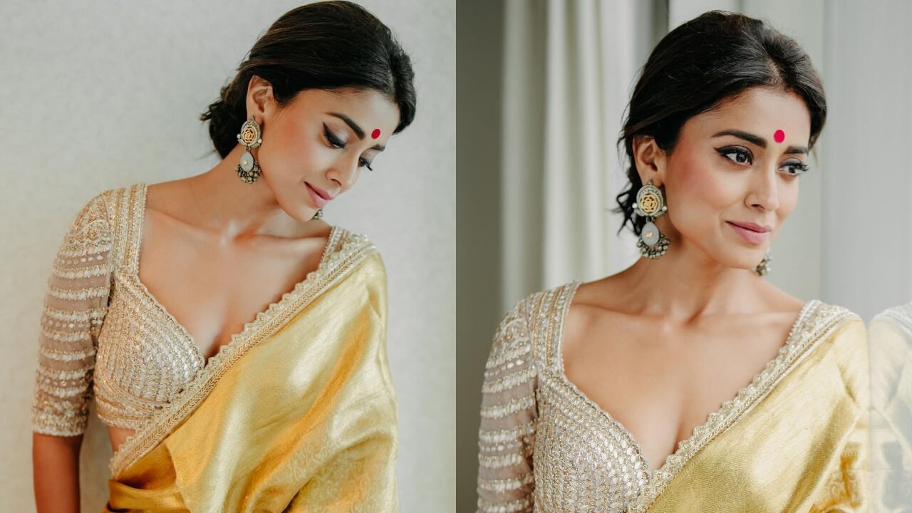 Shriya Saran Saree Look: नाक में नाथ, कानो में झुमका पहन श्रिया सरन ने शेयर किया देशी अंदाज, वायरल हुआ लेटेस्ट फोटोशूट