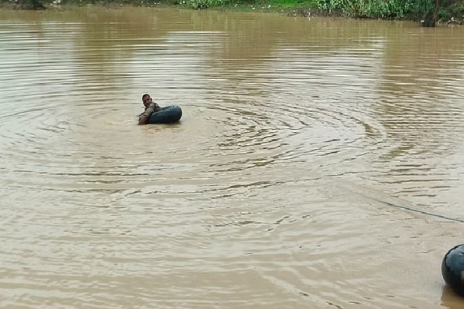 UP News : यमुना एक्सप्रेस वे के इंटरचेंज पर बने गड्ढे में डूबे तीन बच्चों की मौत, क्षेत्रीय विधायक मौके पर पहुंचे