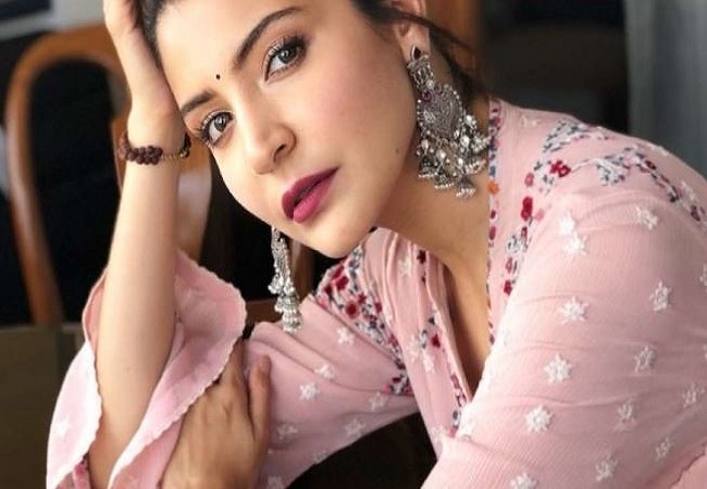 Anushka’s beauty secret: बॉलीवुड एक्ट्रेस अनुष्का अपनी का स्किन का इस तरह रखती हैं ख्याल, है उनका स्किन केयर रुटीन