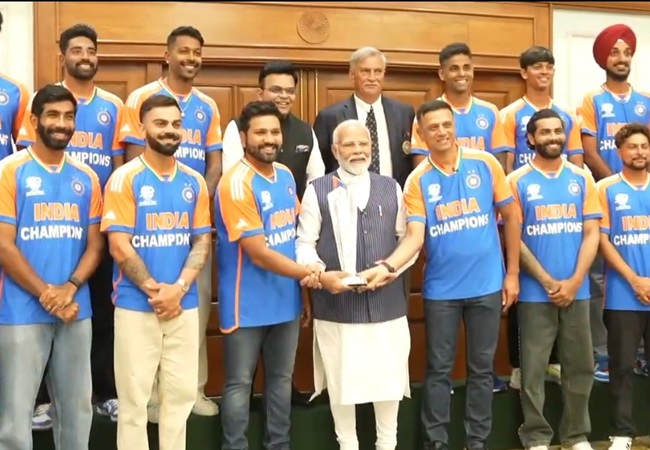 PM मोदी से मिले चैंपियन टीम इंडिया के खिलाड़ी; आज शाम मुंबई में होगी विक्ट्री परेड