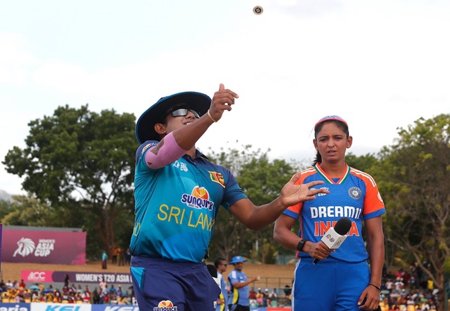 IND vs SL Womens Asia Cup Final: इंडिया विमेंस ने Toss जीतकर चुनी बल्लेबाजी; प्लेइंग 11 में इन्हें मिली जगह