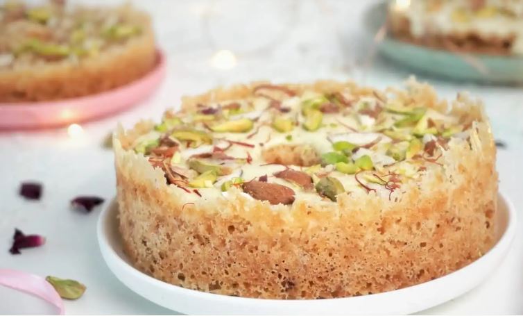 Sawan month Ghevar Dessert : सावन में शिव भक्ति और घेवर की मिठास हर घर में बम बम बोलती है , खाना और बाँटना शुभ