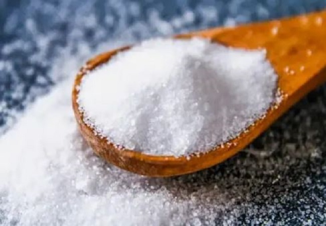 Side effects of eating too much salt: जरुरत से ज्यादा नमक खाने से होते हैं सेहत को कई नुकसान