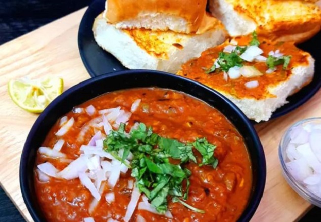 Street style pav bhaji