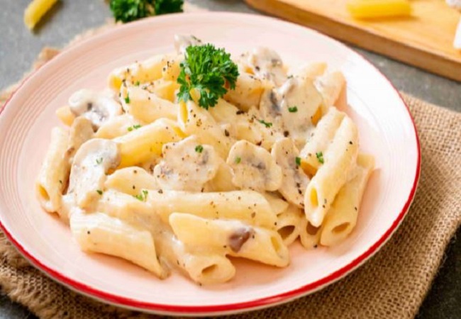 White Sauce Pasta