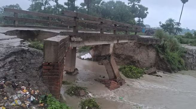 Bihar News: सुशासन बाबू के राज में नहीं थम रहा पुल के गिरने का सिलसिला, 24 घंटे में सारण में फिर गिरा तीसरा पुल