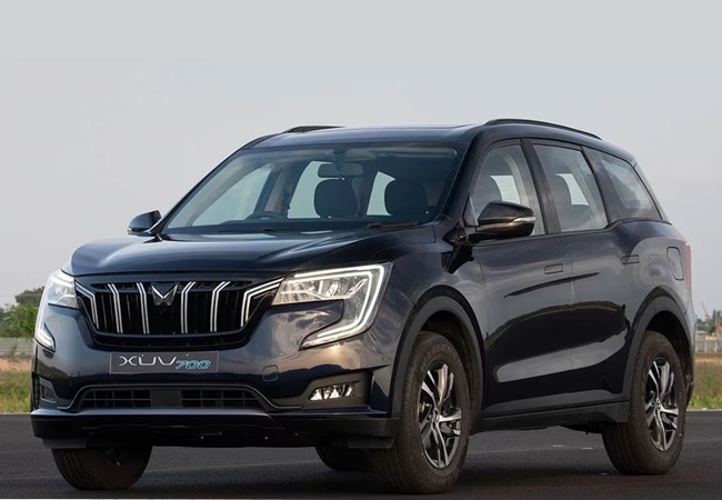 Mahindra XUV700 AX7 Price Cut: महिंद्रा ने अपनी पॉपुलर एसयूवी की कीमत 2 लाख रुपये तक घटाई, इतने दिनों तक ही ऑफर वैलिड