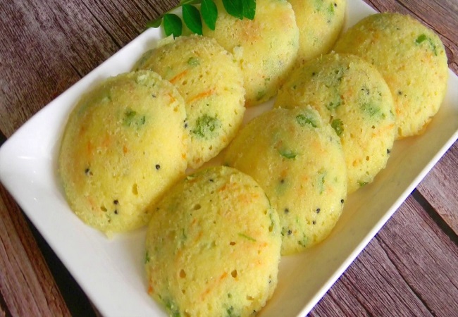 Moong dal idli : आज ब्रेकफास्ट में ट्राई करें टेस्टी और हेल्दी मूंग दाल की इडली