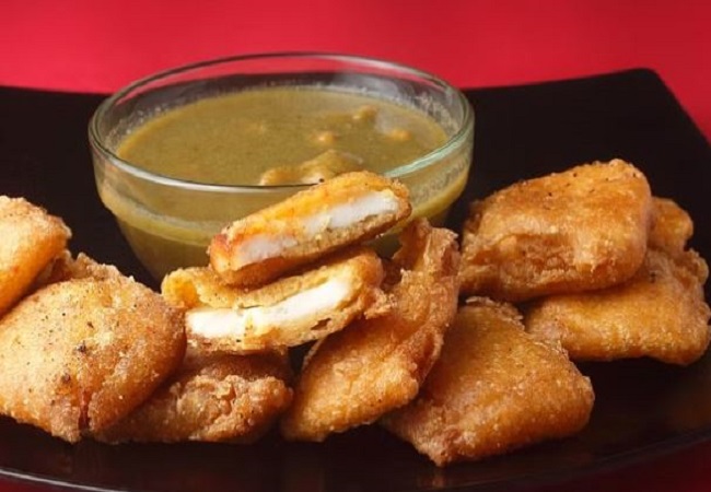 Paneer Pakodas: अदरक या इलायची की चाय की सौंधी सी खुशबू और स्वाद के साथ ट्राई करें पनीर के गर्मा गर्म पकौड़े, पढ़ें इसकी रेसिपी