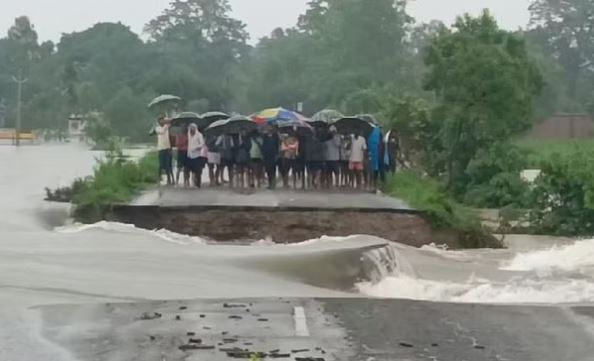 बारिश से बिगड़े हालात: पीलीभीत में बाढ़ से हाहाकार, ट्रांस शारदा क्षेत्र के गांवों में पहुंचा पानी